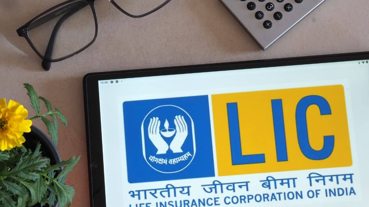 आपको भी है पैसों की जरूरत, तो इस तरह करें LIC पॉलिसी सरेंडर आपको भी है पैसों की जरूरत, तो इस तरह करें LIC पॉलिसी सरेंडर