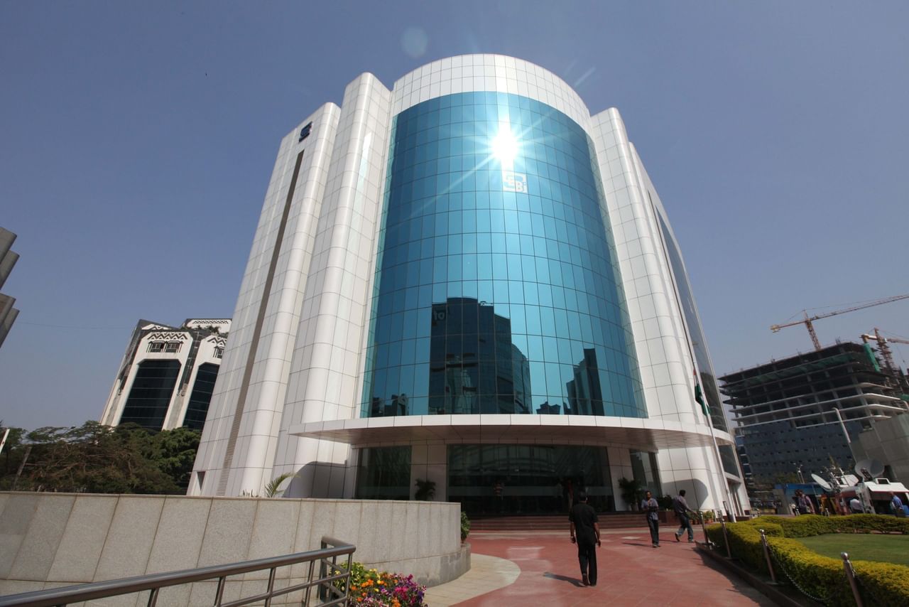 SEBI BOARD MEETING : कंपनियों के लिए निवेश जुटाना होगा आसान, राइट्स इश्यू के नियमों नरमी