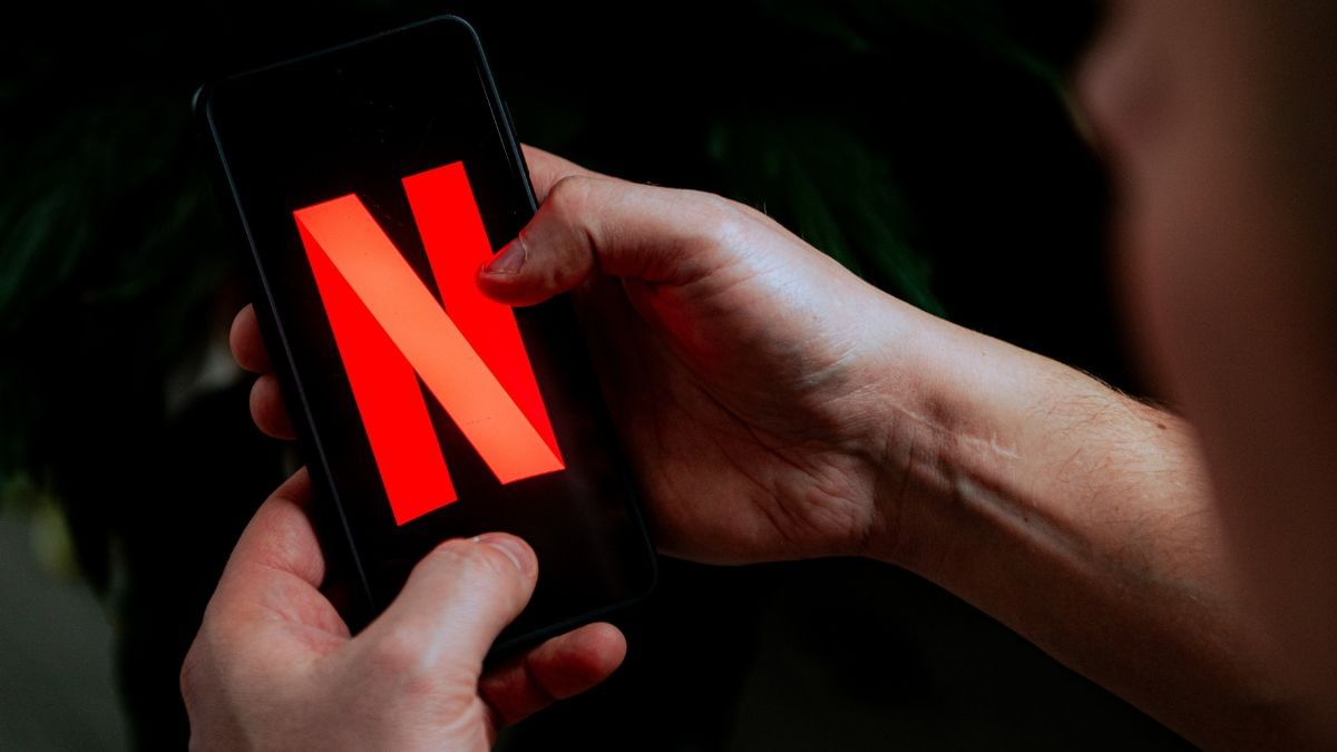 Netflix India पर वीजा उल्लंघन और नस्लीय भेदभाव के गंभीर आरोप, जांच के दायरे में फंसी कंपनी Netflix India पर वीजा उल्लंघन और नस्लीय भेदभाव के गंभीर आरोप, जांच के दायरे में फंसी कंपनी