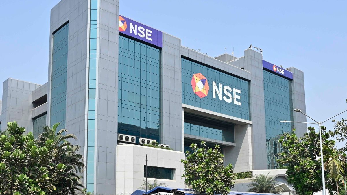 IPO की उम्मीद ने 4 महीने में दोगुनी कर दी NSE की वैल्यूएशन, अनलिस्टेड शेयरों की भारी मांग IPO की उम्मीद ने 4 महीने में दोगुनी कर दी NSE की वैल्यूएशन, अनलिस्टेड शेयरों की भारी मांग