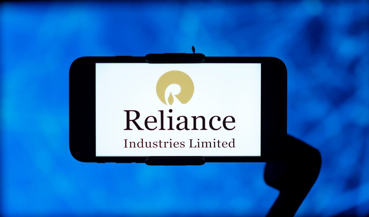 रिलायंस इंडस्ट्रीज अपने शेयरधारकों को देगी 1 पर एक बोनस शेयर, कंपनी के बोर्ड ने लगाई मुहर रिलायंस इंडस्ट्रीज अपने शेयरधारकों को देगी 1 पर एक बोनस शेयर, कंपनी के बोर्ड ने लगाई मुहर
