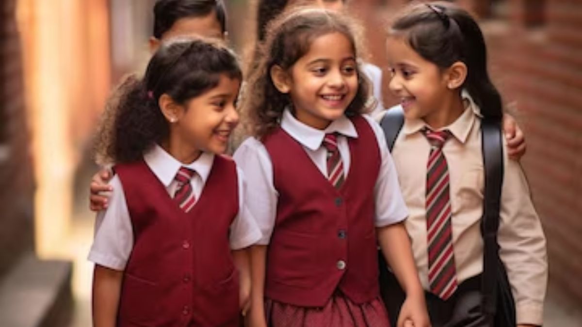 सुकन्या समृद्धि योजना पर सरकार ने जारी किए नए दिशा-निर्देश, क्या बंद हो सकता है खाता? सुकन्या समृद्धि योजना पर सरकार ने जारी किए नए दिशा-निर्देश, क्या बंद हो सकता है खाता?