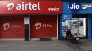 Tariff बढ़ाने के बाद कंपनी ऐसे बढ़ाएगी मुनाफा, तैयार की स्ट्रैटेजी, ऑपरेटर्स को नए यूजर्स की चिंता Tariff बढ़ाने के बाद कंपनी ऐसे बढ़ाएगी मुनाफा, तैयार की स्ट्रैटेजी, ऑपरेटर्स को नए यूजर्स की चिंता