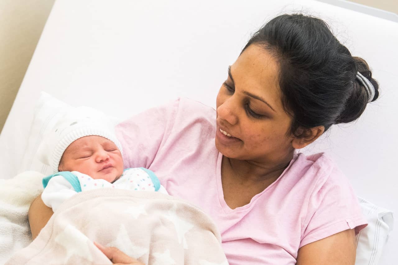 पहली बार भारत में गर्भवती महिलाओं के लिए बीमा, इस बड़ी कंपनी ने किया ऐलान पहली बार भारत में गर्भवती महिलाओं के लिए बीमा, इस बड़ी कंपनी ने किया ऐलान