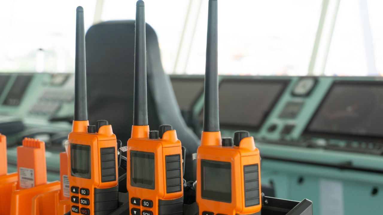 पेजर और वॉकी टॉकी धमाके ने खोली लो-टेक डिवाइस की पोल, क्या मोबाइल फोन है सुरक्षित?