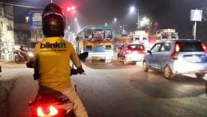 Blinkit vs Kirana Store: कौन जीतेगा भारत का रिटेल मार्केट?