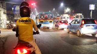 Blinkit vs Kirana Store: कौन जीतेगा भारत का रिटेल मार्केट?