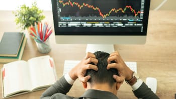 चंद्रशेखरन के इस्तीफे की खबर और धड़ाम हुआ TCS, 5% तक टूटा शेयर; आखिर क्यों घबराए निवेशक?