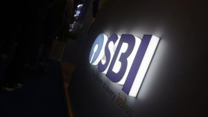 SBI क्रेडिट कार्डधारक ध्यान दें! अब करनी होगी जेब ढीली, बढ़ गया है चार्ज