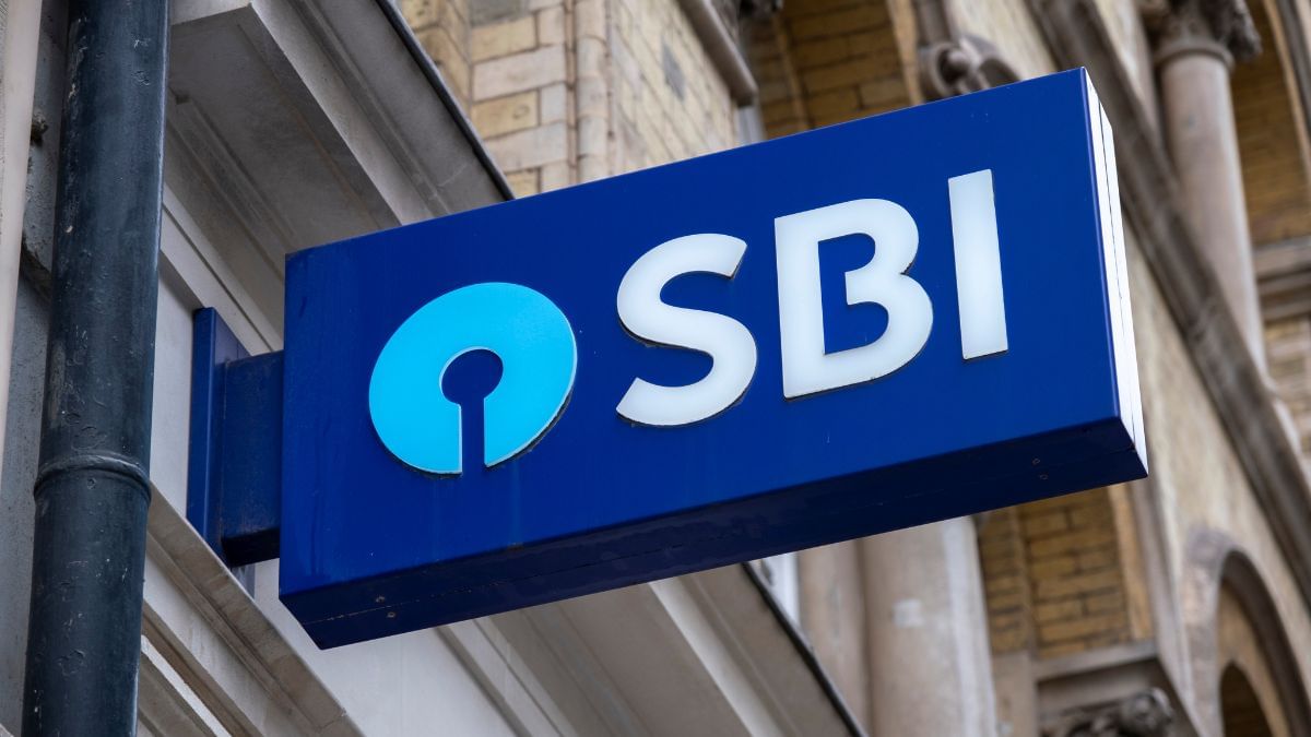 SBI ने लाखों ग्राहकों को दिया तोहफा, जोरदार रिटर्न वाली FD स्कीम पर लिया बड़ा फैसला SBI ने लाखों ग्राहकों को दिया तोहफा, जोरदार रिटर्न वाली FD स्कीम पर लिया बड़ा फैसला