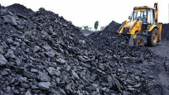 Coal India की बिक्री में 6 महीने बाद आया उछाल, गैस संकट और गर्मी से बढ़ी मांग; जानें शेयर का हाल