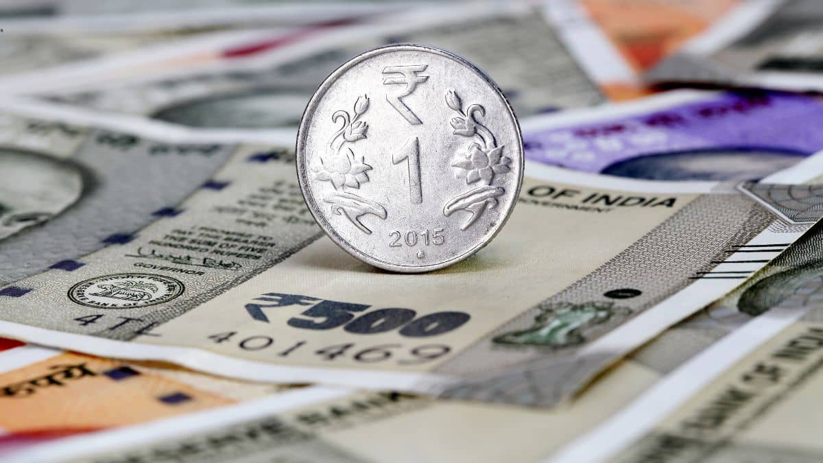 पीपीएफ से लेकर सुकन्या समृद्धि तक इन स्मॉल सेविंग्स स्कीमों के बदल रहे हैं नियम, जाने पूरी डिटेल पीपीएफ से लेकर सुकन्या समृद्धि तक इन स्मॉल सेविंग्स स्कीमों के बदल रहे हैं नियम, जाने पूरी डिटेल