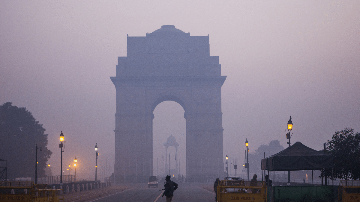 फिर खराब हुई दिल्ली की Air Quality! इन इलाकों की हवा रही ‘काफी खराब’, आरोप प्रत्यारोप का दौर शुरू फिर खराब हुई दिल्ली की Air Quality! इन इलाकों की हवा रही ‘काफी खराब’, आरोप प्रत्यारोप का दौर शुरू