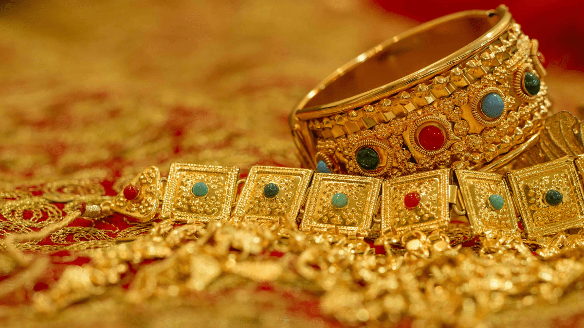 Gold Price Explained: सोने की कीमतों में भारी उछाल, जानिए आखिर क्यों हो रही इतनी बढ़ोतरी Gold Price Explained: सोने की कीमतों में भारी उछाल, जानिए आखिर क्यों हो रही इतनी बढ़ोतरी