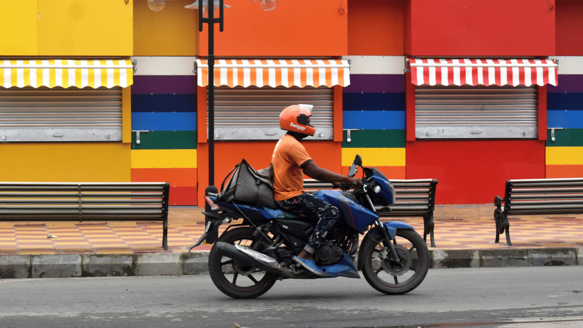 Blinkit-Zepto-Swiggy समेत कई ऐप नहीं बताते एक्सपाइरी डेट, नियमों का करते हैं उल्लंघन: रिपोर्ट Blinkit-Zepto-Swiggy समेत कई ऐप नहीं बताते एक्सपाइरी डेट, नियमों का करते हैं उल्लंघन: रिपोर्ट