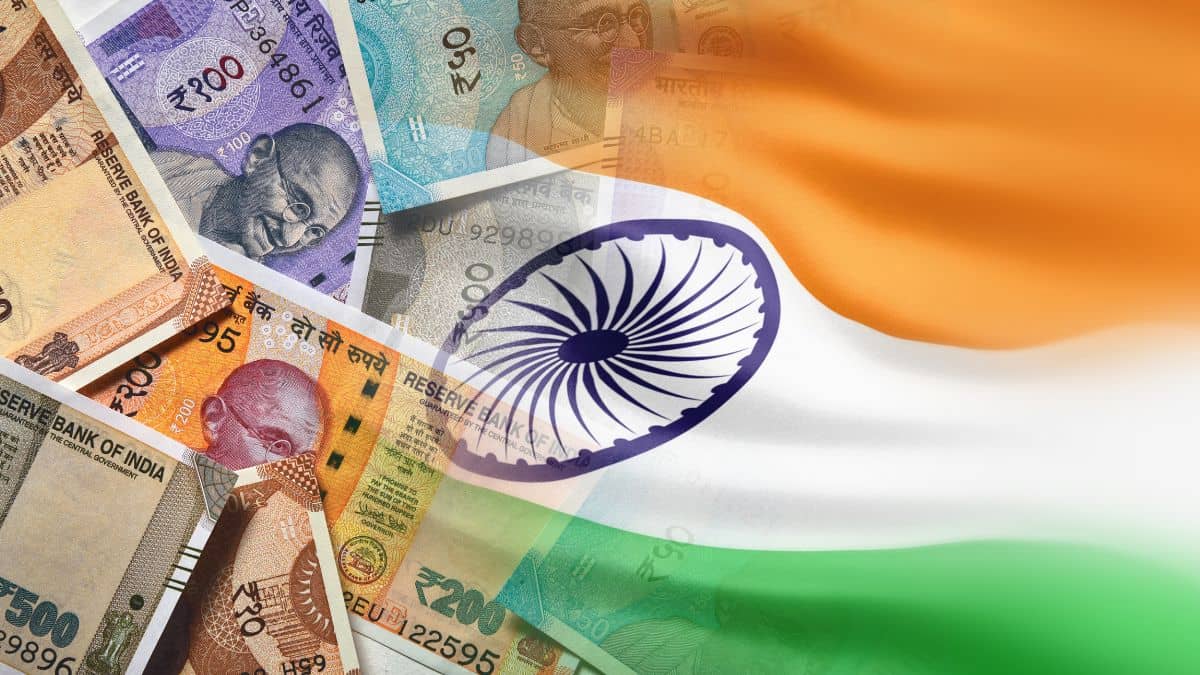 रुपये ने पकड़ी रफ्तार, 1 महीने के उच्चतम स्तर पर पहुंची; RBI के सपोर्ट से मिली मजबूती रुपये ने पकड़ी रफ्तार, 1 महीने के उच्चतम स्तर पर पहुंची; RBI के सपोर्ट से मिली मजबूती