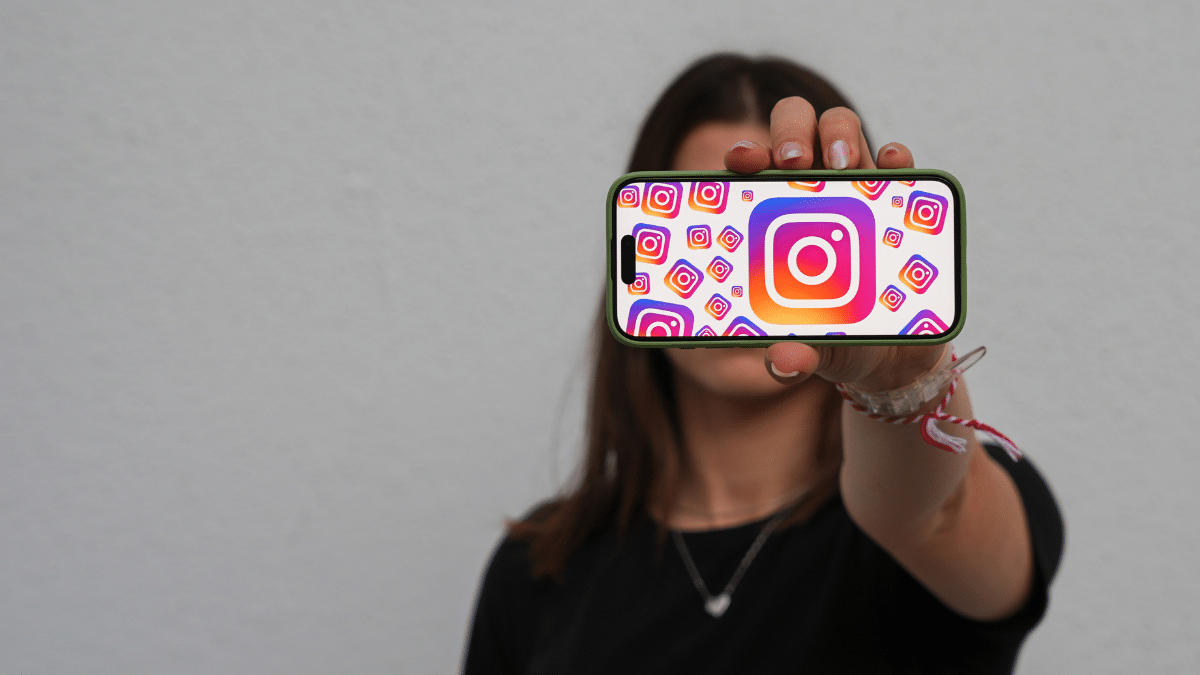 Instagram में आया लोकेशन शेयरिंग फीचर, WhatsApp के फीचर से है काफी अलग…जानें कैसे करे इस्तेमाल