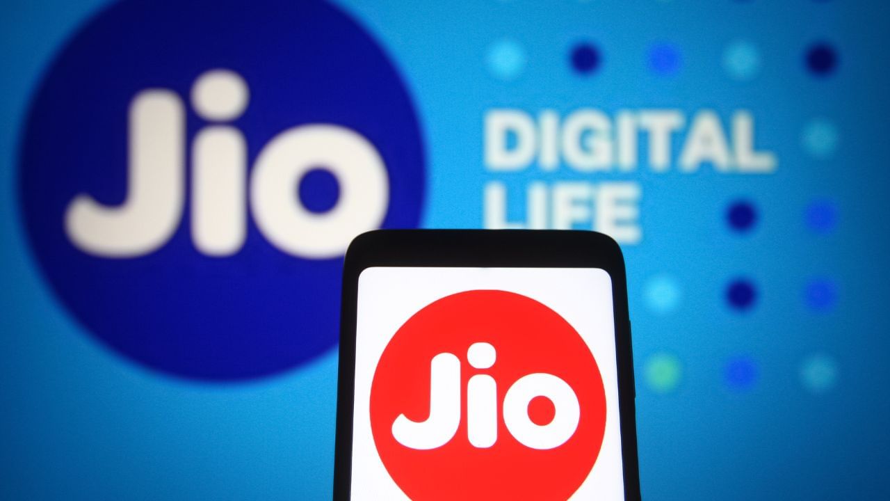 Jio के इस प्लान में डेटा के साथ मिल रहा ओटीटी का फायदा, इतने में कर सकते हैं रिचार्ज Jio के इस प्लान में डेटा के साथ मिल रहा ओटीटी का फायदा, इतने में कर सकते हैं रिचार्ज