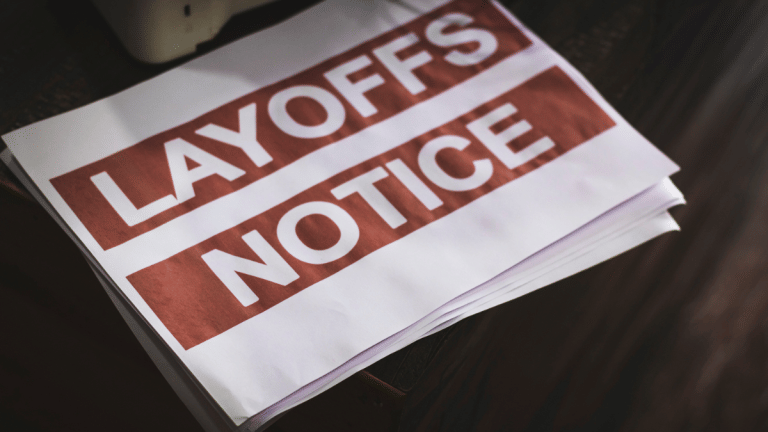 Oracle ने की भारत में बड़ी छंटनी, 12000 कर्मचारियों की गई नौकरी, दूसरी लहर के खतरे से IT सेक्‍टर में हड़कंप