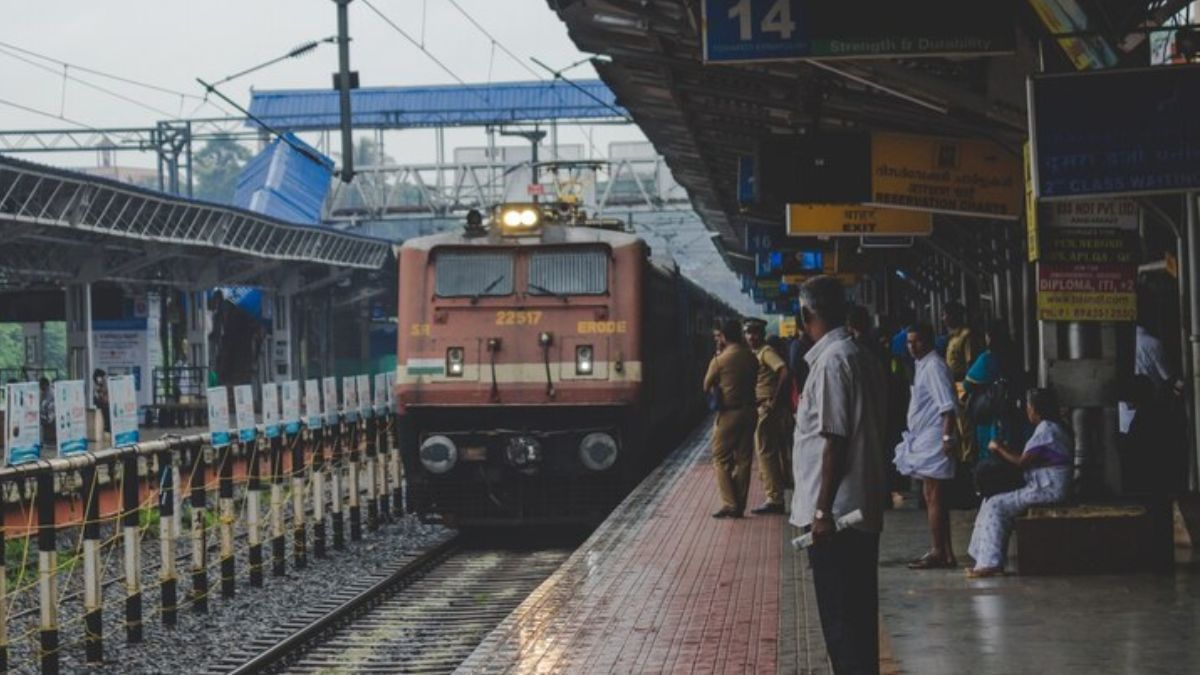 दिवाली और छठ के लिए IRCTC चला रहा ये स्पेशल ट्रेनें, यहां चेक करें टाइम, शेड्यूल और टिकट बुकिंग का तरीका दिवाली और छठ के लिए IRCTC चला रहा ये स्पेशल ट्रेनें, यहां चेक करें टाइम, शेड्यूल और टिकट बुकिंग का तरीका