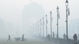 Weather Today: दिल्ली, पंजाब, यूपी समेत इन राज्यों में गिरेगा तापमान, कोहरे के साथ बढ़ेगी ठंड