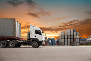 दिसंबर में ट्रेड डेफिसिट बढ़कर 25 अरब डॉलर, एक्सपोर्ट में बढ़त से संभला घाटा, मार्च तक $850 अरब निर्यात की उम्मीद