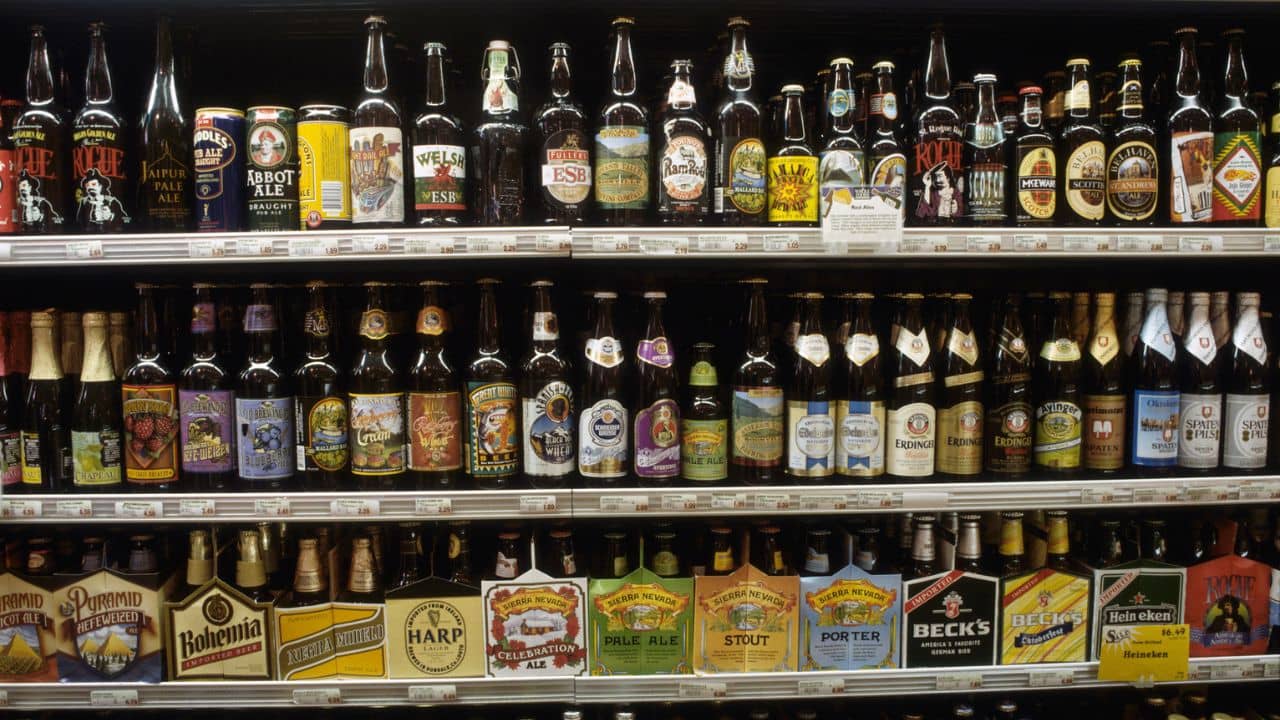 UP liquor Policy: यूपी में अब एक साथ मिलेगी अंग्रेजी शराब और बीयर, विदेशी का आएगा छोटा पैक UP liquor Policy: यूपी में अब एक साथ मिलेगी अंग्रेजी शराब और बीयर, विदेशी का आएगा छोटा पैक