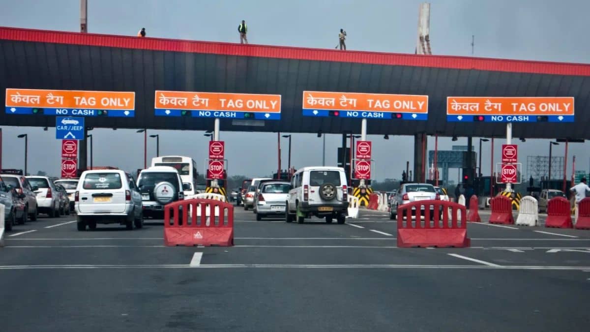 बिना FASTag वालों को नहीं देने होंगे दोगुने पैसे; UPI से भी कर सकेंगे पेमेंट; मशीन खराब होने पर फ्री में कर सकेंगे टोल पार बिना FASTag वालों को नहीं देने होंगे दोगुने पैसे; UPI से भी कर सकेंगे पेमेंट; मशीन खराब होने पर फ्री में कर सकेंगे टोल पार