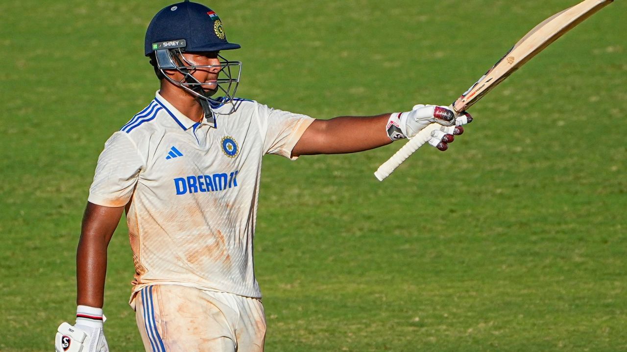 IPL में सबसे कम उम्र के सबसे महंगे खिलाड़ी बने वैभव सूर्यवंशी, इस टीम में होंगे शामिल IPL में सबसे कम उम्र के सबसे महंगे खिलाड़ी बने वैभव सूर्यवंशी, इस टीम में होंगे शामिल