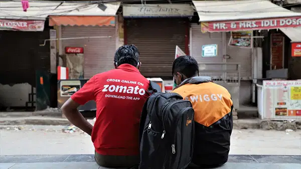 गिग वर्कर्स को लुभाने के लिए Zomato, Swiggy का इंसेंटिव ऑफर, पीक आवर में देंगे ₹120-150, हड़ताल पर हैं डिलीवरी बॉयज गिग वर्कर्स को लुभाने के लिए Zomato, Swiggy का इंसेंटिव ऑफर, पीक आवर में देंगे ₹120-150, हड़ताल पर हैं डिलीवरी बॉयज
