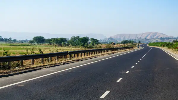 दिल्ली-मुंबई एक्सप्रेसवे पर बड़ा अपडेट! 2.5 घंटे का सफर होगा 25 मिनट में पूरा दिल्ली-मुंबई एक्सप्रेसवे पर बड़ा अपडेट! 2.5 घंटे का सफर होगा 25 मिनट में पूरा