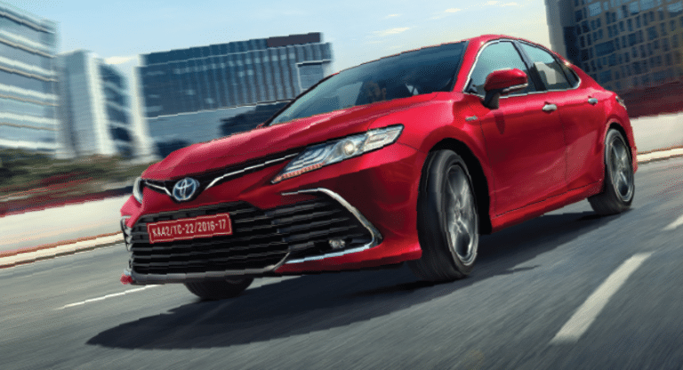 New Toyota Camry: इस दिन लॉन्च होगा Toyota Camry, खरीदने से पहले जान लें क्या-क्या फीचर्स है शामिल