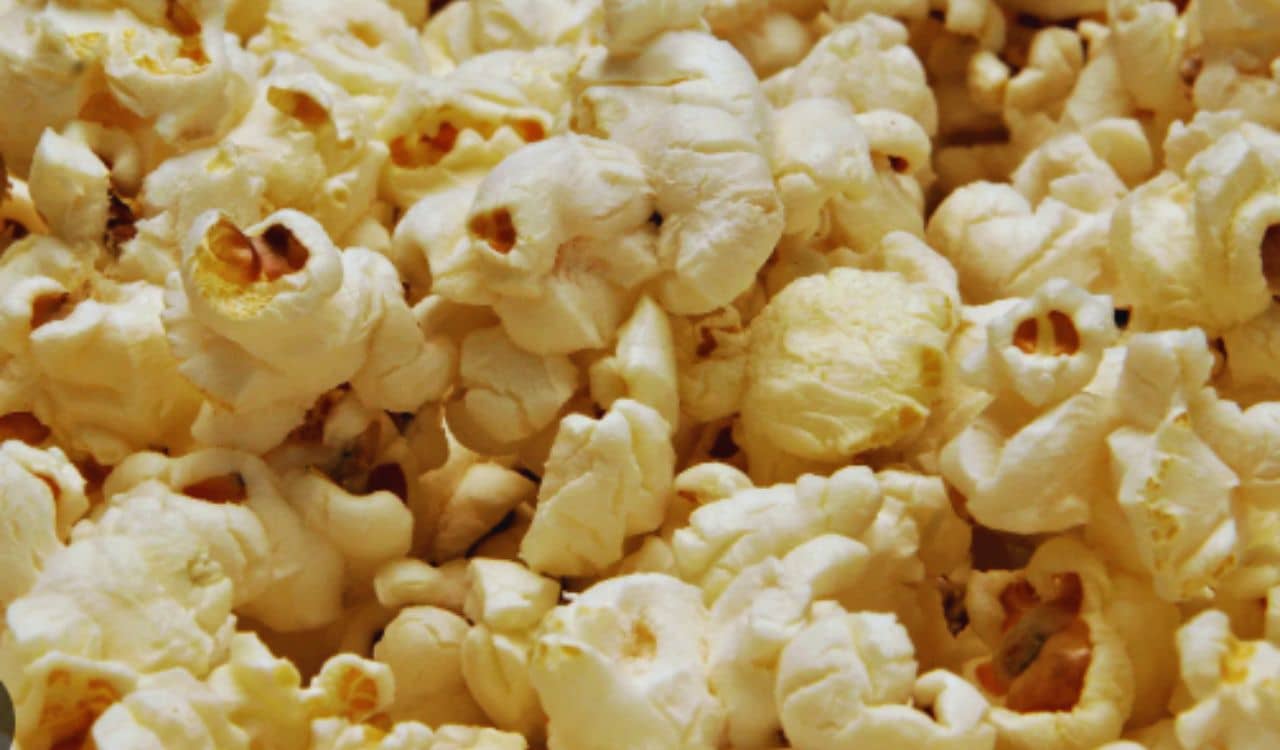 महामंदी की देन है पॉपकॉर्न कल्चर, अब 3 तरह का लगेगा GST, खाने से पहले जान लें नए रेट महामंदी की देन है पॉपकॉर्न कल्चर, अब 3 तरह का लगेगा GST, खाने से पहले जान लें नए रेट