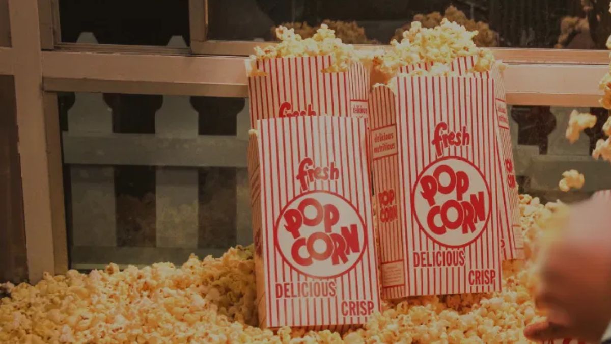 GST on Popcorn: सिनेमाघरों में महंगा नहीं हुआ है पॉपकॉर्न, जानें- ग्राहकों को देना पड़ेगा कितना टैक्स