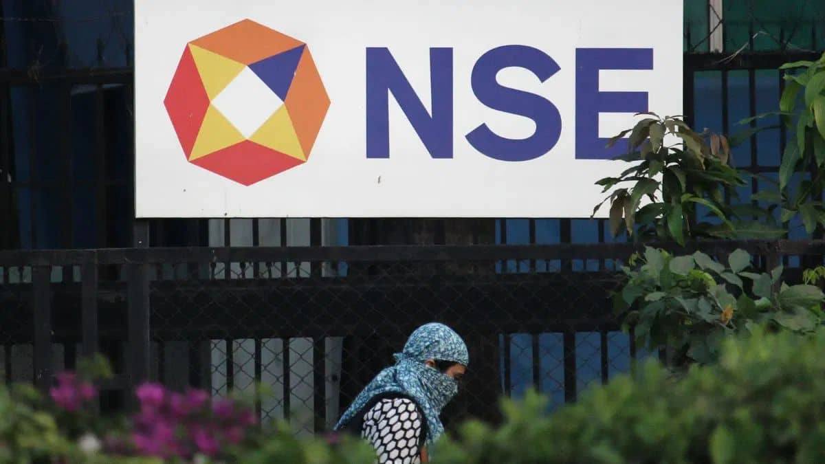 F&O: NSE ने बंधन बैंक समेत इन शेयरों पर लगाया बैन, आज नहीं होगा इनमें कारोबार F&O: NSE ने बंधन बैंक समेत इन शेयरों पर लगाया बैन, आज नहीं होगा इनमें कारोबार