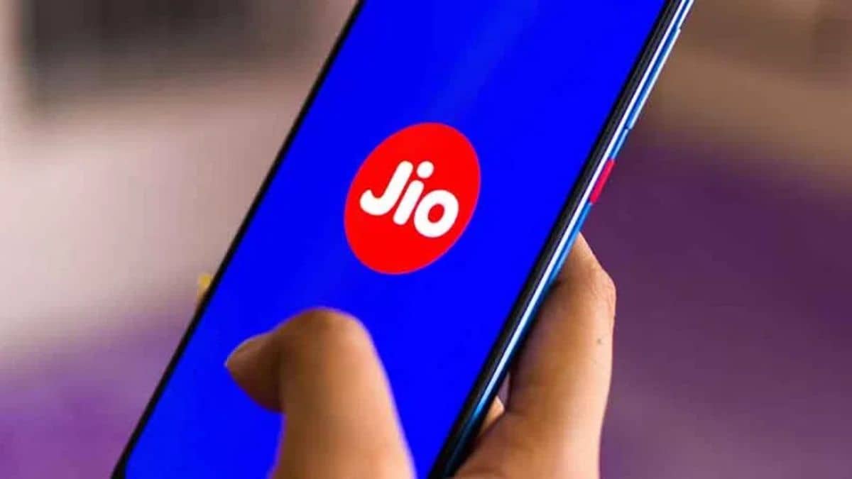 Reliance Jio से ऑर्डर मिलते ही शेयरों में लगा अपर सर्किट, निवेशकों ने कूटा मुनाफा! Reliance Jio से ऑर्डर मिलते ही शेयरों में लगा अपर सर्किट, निवेशकों ने कूटा मुनाफा!