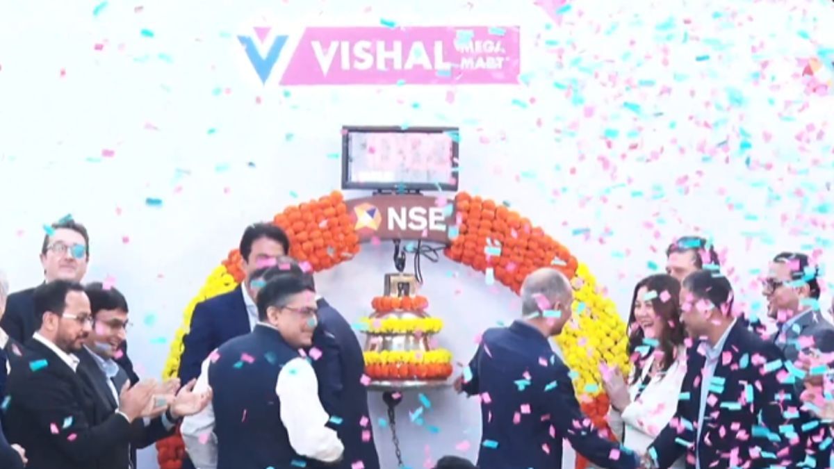 विशाल मेगा मार्ट के शेयरों का बंपर डेब्यू, 41 फीसदी के प्रीमियम पर हुई लिस्टिंग विशाल मेगा मार्ट के शेयरों का बंपर डेब्यू, 41 फीसदी के प्रीमियम पर हुई लिस्टिंग