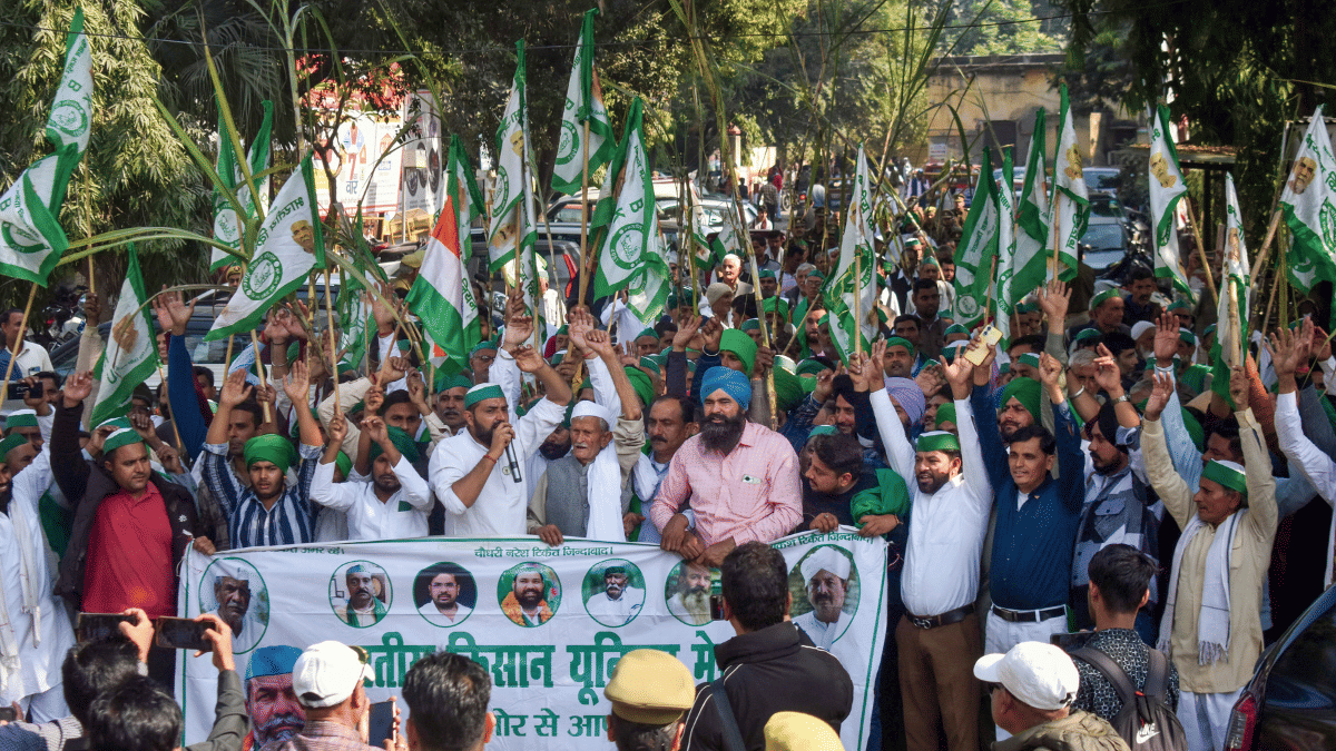 फिर किसानों का दिल्ली कूच, मुआवजा और जमीन अधिग्रहण पर सरकार से कर रहे मांग फिर किसानों का दिल्ली कूच, मुआवजा और जमीन अधिग्रहण पर सरकार से कर रहे मांग