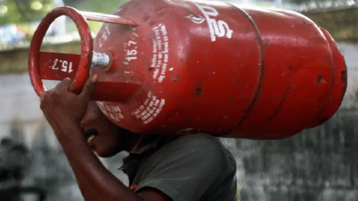 lpg png cylinder rate may reduce