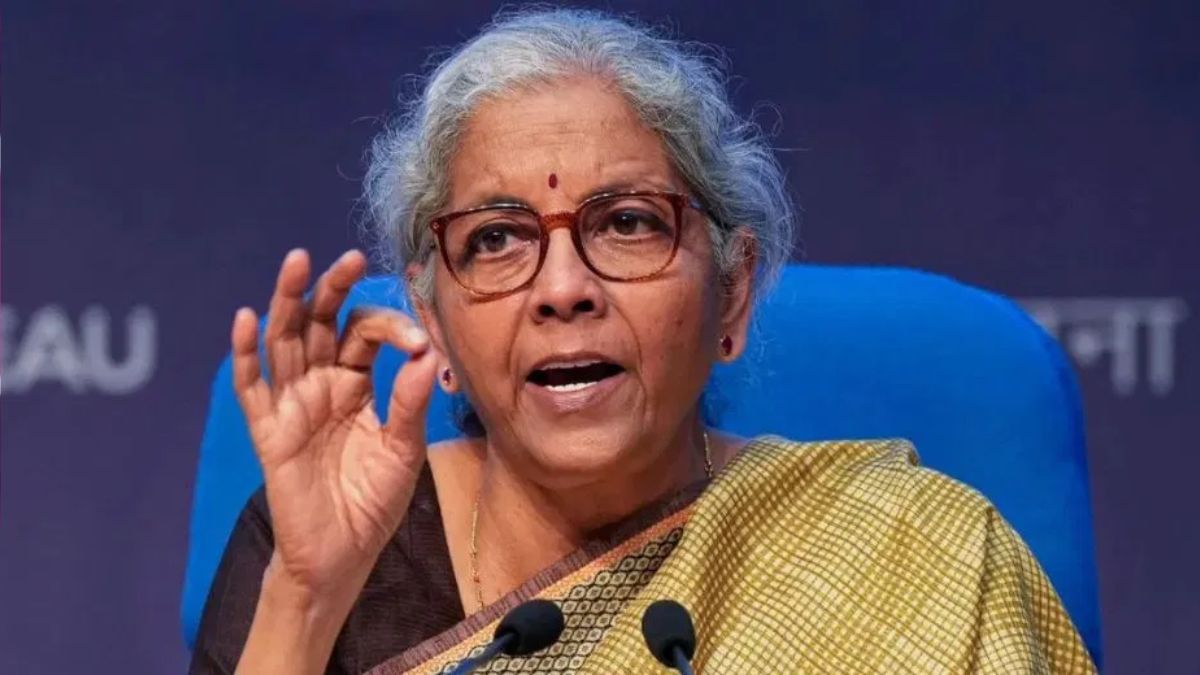 दबाव बढ़ा, लेकिन भारत अड़ा! वित्त मंत्री ने कहा- देश खरीदता रहेगा रूसी तेल दबाव बढ़ा, लेकिन भारत अड़ा! वित्त मंत्री ने कहा- देश खरीदता रहेगा रूसी तेल