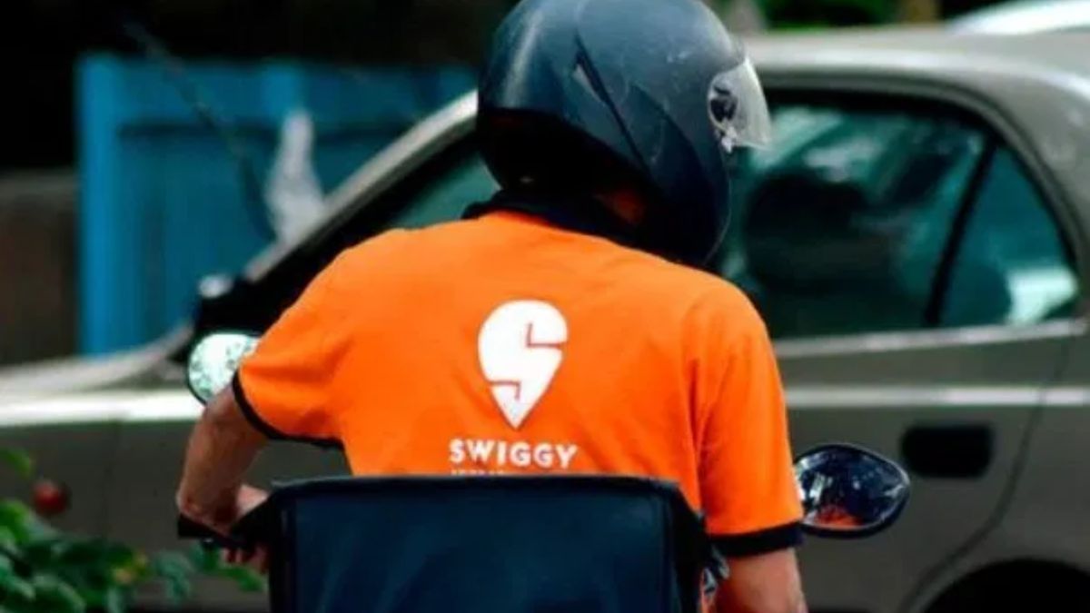 लॉक-इन पीरियड खत्म होने के बाद Swiggy के शेयरों में आई गिरावट, CLSA ने दिया दमदार टारगेट लॉक-इन पीरियड खत्म होने के बाद Swiggy के शेयरों में आई गिरावट, CLSA ने दिया दमदार टारगेट