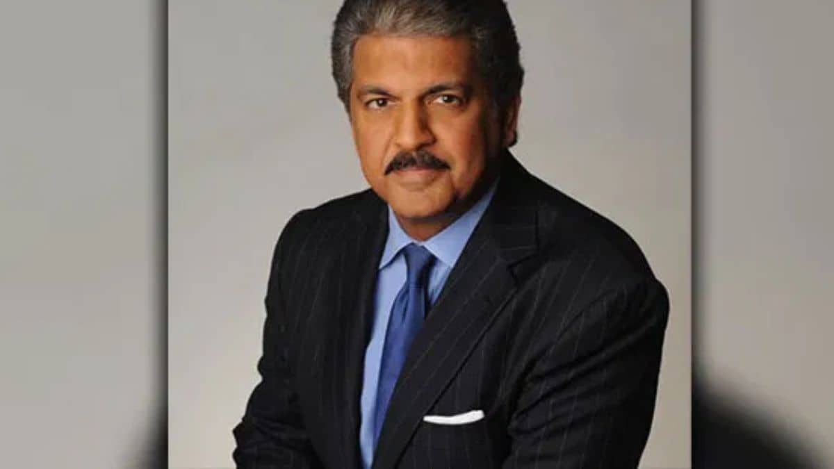 90 घंटे काम वाले बयान पर आनंद महिंद्रा का तंज, जानें अपनी पत्नी को लेकर क्या कहा 90 घंटे काम वाले बयान पर आनंद महिंद्रा का तंज, जानें अपनी पत्नी को लेकर क्या कहा