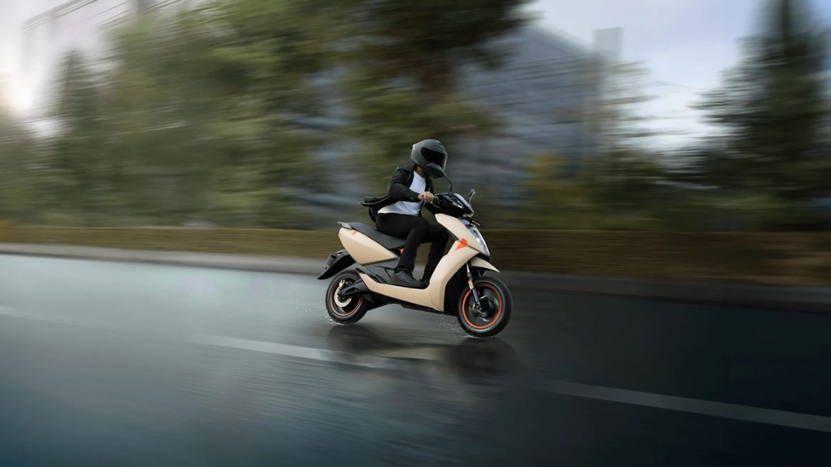 Ather Energy ने लॉन्च किया 450X इलेक्ट्रिक स्कूटर का नया वर्जन, मिलेंगे कई फीचर्स Ather Energy ने लॉन्च किया 450X इलेक्ट्रिक स्कूटर का नया वर्जन, मिलेंगे कई फीचर्स