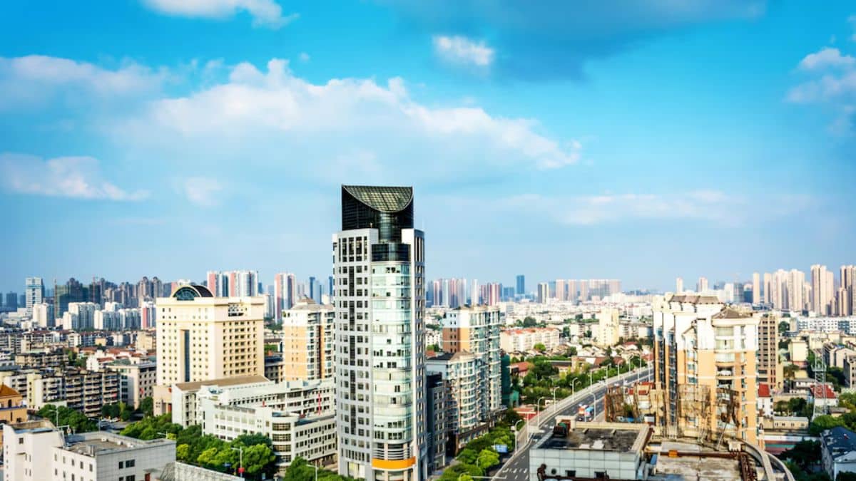 गुरुग्राम में प्रीमियम और लग्जरी घर बनाएगी ये कंपनी, 300 करोड़ में खरीदी 16 एकड़ जमीन गुरुग्राम में प्रीमियम और लग्जरी घर बनाएगी ये कंपनी, 300 करोड़ में खरीदी 16 एकड़ जमीन