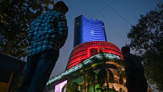 Stock Market Prediction: 8 हफ्ते से गिर रहा बाजार, सोमवार को क्या होगा? सेंसेक्स-निफ्टी के लिए ये लेवल अहम