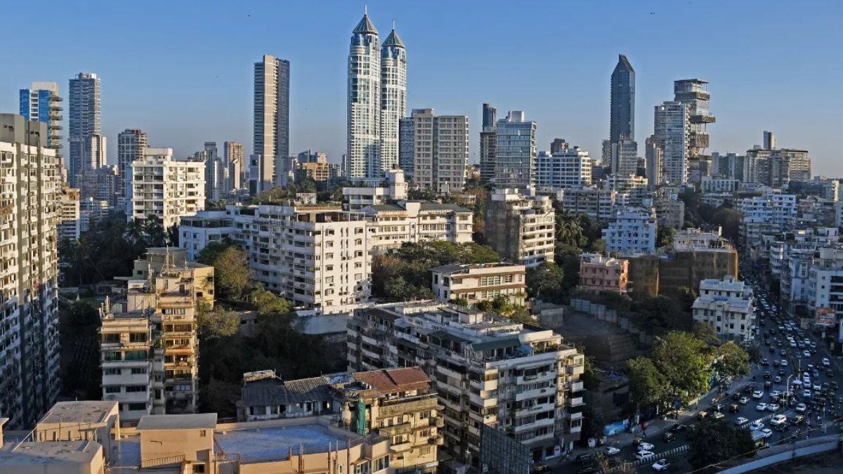 Dahlias: गुरुग्राम में अल्ट्रा लग्जरी घरों की बढ़ी मांग, DLF ने 9 हफ्ते में बेचे 11,800 करोड़ के 173 अपार्टमेंट Dahlias: गुरुग्राम में अल्ट्रा लग्जरी घरों की बढ़ी मांग, DLF ने 9 हफ्ते में बेचे 11,800 करोड़ के 173 अपार्टमेंट