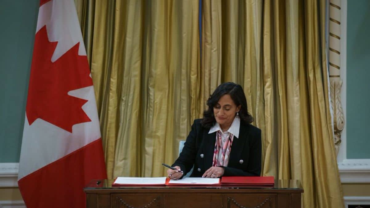 कौन हैं अनीता आनंद? जो कनाडा की PM बनने के रेस में आगे कौन हैं अनीता आनंद? जो कनाडा की PM बनने के रेस में आगे