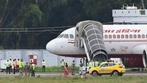 अब हवाई यात्रा भी होगी मुश्किल, Air India उड़ानों में 22% तक करेगी कटौती; महंगे तेल से कंपनी परेशान