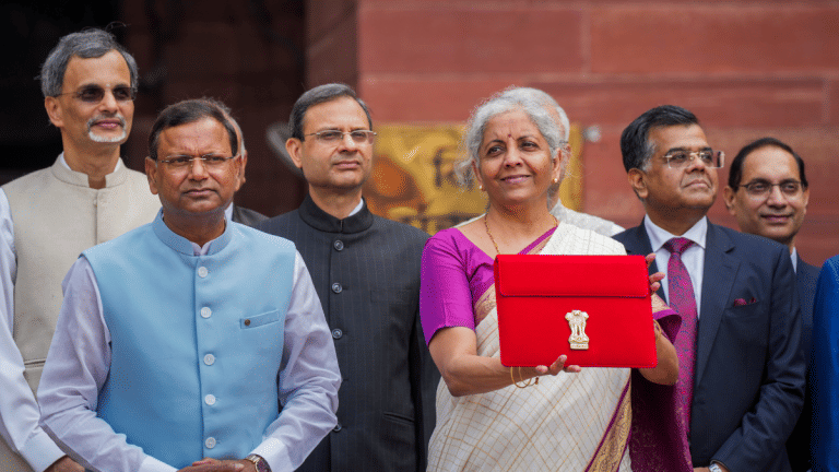 Nirmala Sitharaman Budget 2025 Speech LIVE in Hindi: बजट में किसके लिए क्‍या? किन स्‍टॉक्‍स पर लगाएं दांव