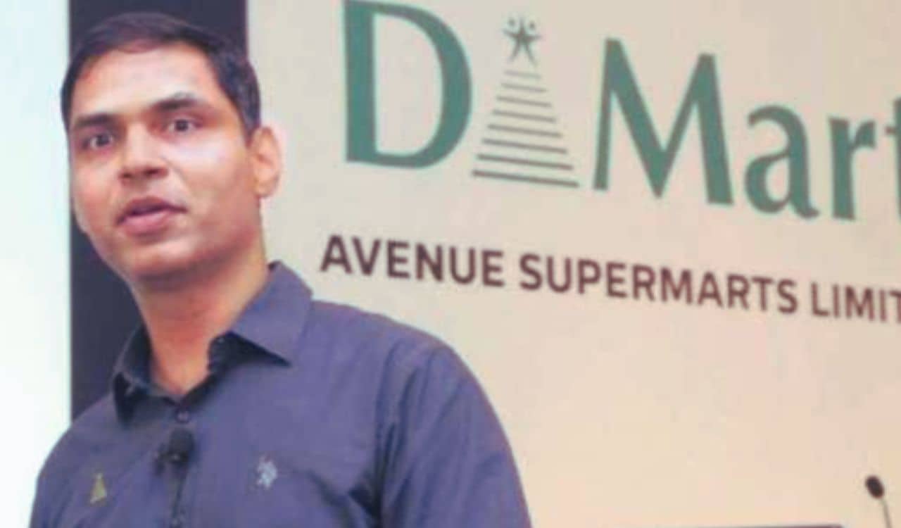 20 साल बाद नेविल ने छोड़ा DMart का साथ, जानें अब किसके हाथ होगी कमान, और क्यों टूटा रिश्ता 20 साल बाद नेविल ने छोड़ा DMart का साथ, जानें अब किसके हाथ होगी कमान, और क्यों टूटा रिश्ता